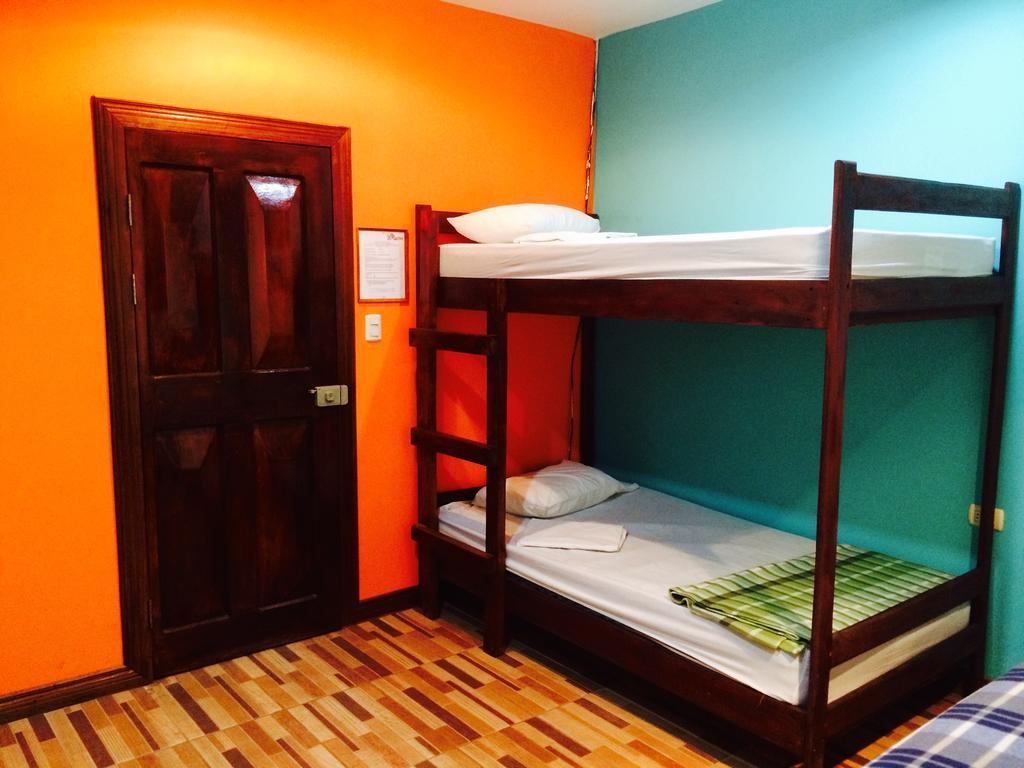 Coral Reef Surf Hostel And Camp タマリンド 部屋 写真