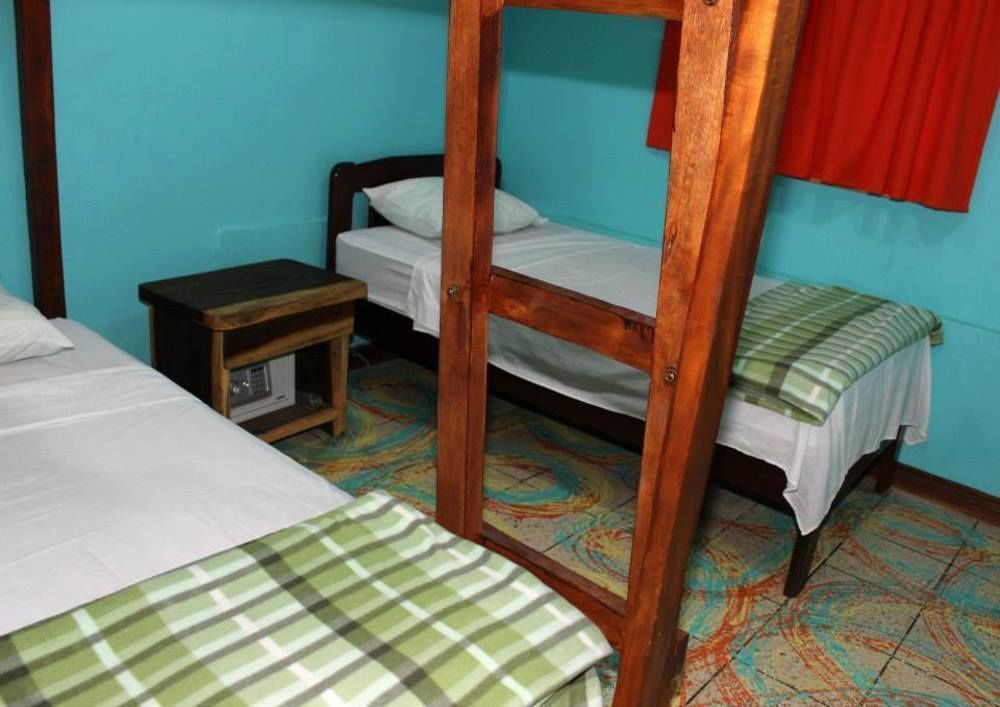 Coral Reef Surf Hostel And Camp タマリンド エクステリア 写真